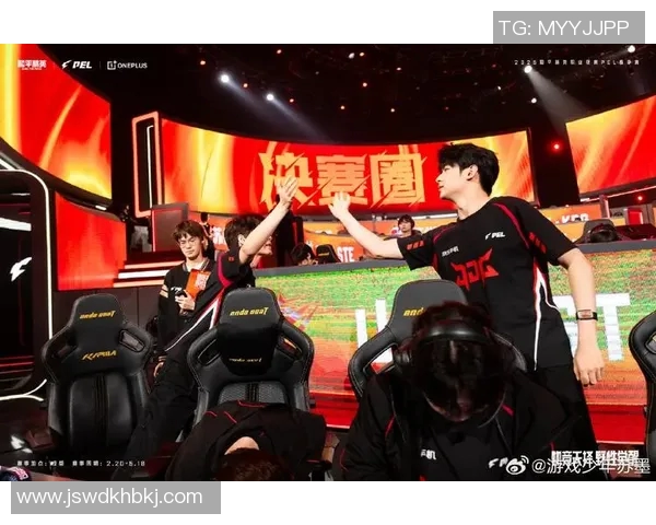 和平精英热议JDG实力之争引发玩家广泛讨论与热烈反响实时新闻